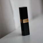 Увлажняющая губная помада с блеском Rouge coco shine (оттенок № 70 Sourire) от Chanel