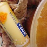 Бальзам для губ «Молоко и мёд» от Nivea