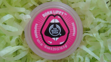 Бальзам для губ Born Lippy (оттенок Raspberry) от The Body Shop