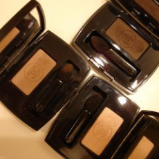 Мягкие монотени для век OMBRE ESSENTIELLE 51 Mahogany, 68 Sand, 76 Liberty от Chanel