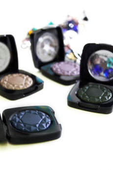 Тени для век Collection Privee (оттенки № 102 De beers, № 105 Hortensia, № 107 Le hope, № 110 Reve de L'ocean) от Л'Этуаль