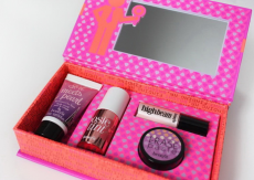Набор для макияжа Finding Mr.Bright от Benefit