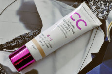 Тональная основа Colour Correcting Cream With Arctic Lingonberry 6 in 1 SPF 20 (оттенок Light) от Lumene