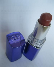 Губная помада Moisture Renew от Rimmel