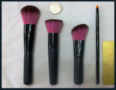 Кисти Lumiere и кисть для подводки Coastal Scents
