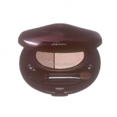 Двойные тени с шелковой текстурой от Shiseido