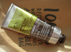 Защитный крем для рук "Конопля" от The Body Shop