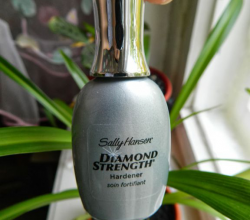 Средство для быстрого укрепления ломких ногтей Diamond Strength Nail Instant Nail Hardener от Sally Hansen