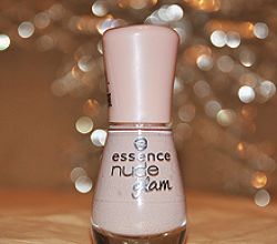 Лак для ногтей Nude Glam (оттенок № 35) от Essence