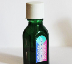 Лак для ногтей Triple Strong от Sally Hansen