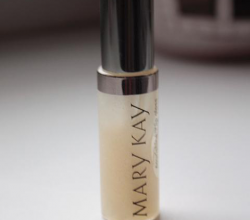 Блеск для губ NouriShine от Mary Kay (1)