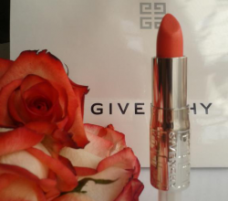 Губная помада Rouge Interdit Shine (оттенок № 11) от Givenchy