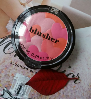 Румяна Blasher "Rouge" от H&M