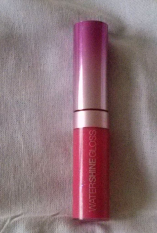 Блеск для губ Watershine (оттенок № 230 Precious Lilac) от Maybelline