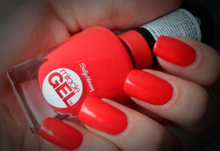 Гель-лак для ногтей Miracle Gel (оттенок № 470 Red Eye) от Sally Hansen