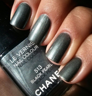 Лак для ногтей Le vernis nail colour (оттенок № 513 Black Pearl) от Chanel