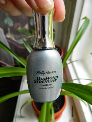 Средство для быстрого укрепления ломких ногтей Diamond Strength Nail Instant Nail Hardener от Sally Hansen