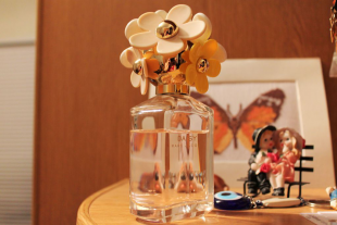 Женский аромат "Daisy Eau So Fresh" от Marc Jacobs
