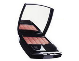 Irreelle Blush Румяна с перламутровым эффектом от Chanel