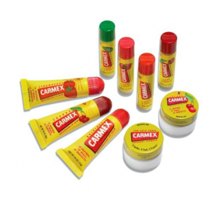 Восстанавливающие бальзамы для губ Soothing Strawberry и Vanilla от Carmex