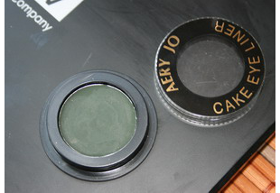 Подводка для глаз сухая Cake eye liner от AERY JO