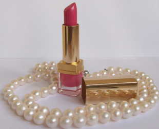 Помада-блеск Pure Color Cristal № 3C1 (Hibiscus) от Estee Lauder