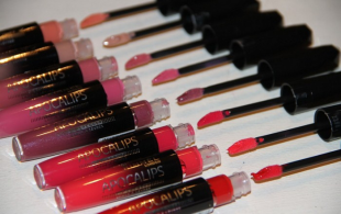 Лаковая губная помада Apocalips Lip Lacquer (оттенок № 501 Stellar) от Rimmel