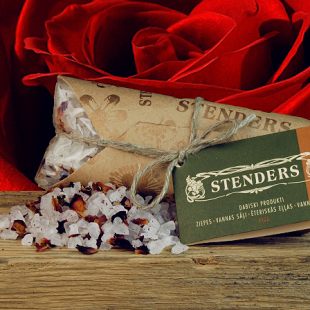 Розовая морская соль для ванн от Stenders