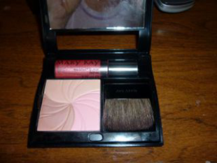 Набор косметики от Mary Kay