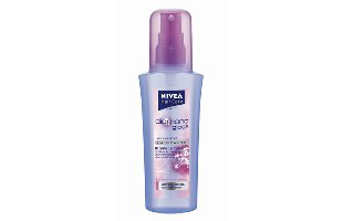 Спрей-уход для волос Ослепительный бриллиант от Nivea