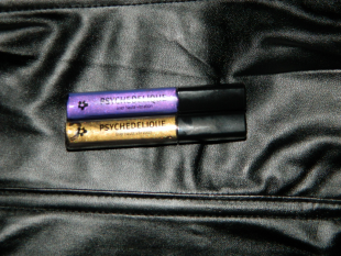 Жидкая подводка для век Psychedelique (оттенок № 504 Prune graffiti, 509 Trans bronze) от Л'этуаль
