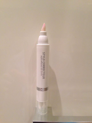 Корректирующий карандаш лака для ногтей STYLO CORRECTEUR от Л'Этуаль