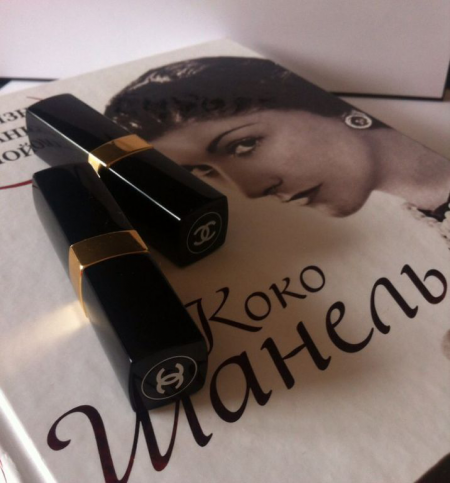 Губная помада Rouge Coco Shine (оттенки № 69 Flirt и № 89 Satisfaction) от Chanel