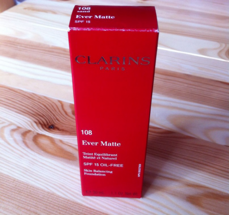 Нормализующий тональный крем с устойчивым матирующим эффектом Ever Matte spf 15 Oil-Free (оттенок № 108 Sand) от Clarins