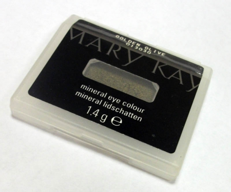 Минеральные тени оттенка Golden Olive от Mary Kay