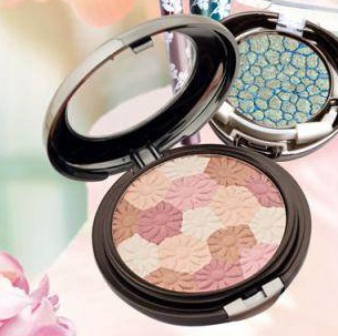 Пудра для лица Aura All-over Powder ”Мозаика цвета” от Faberlic