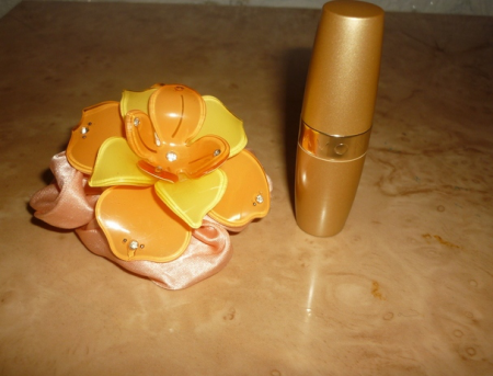 Губная помада "24 карата золота" (оттенок Golden peach - золотой персик) от Avon
